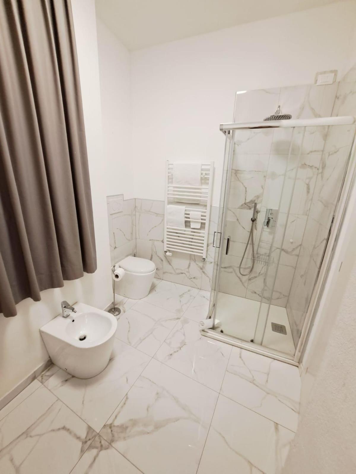 The Gallery Boutique Rooms Триест Экстерьер фото